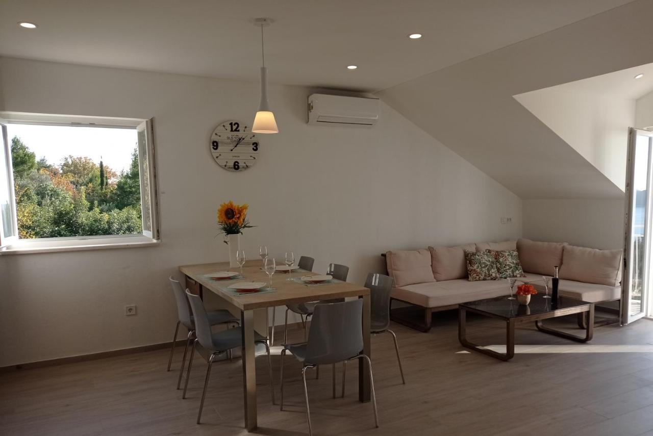 Apartment Lucija With Sea View ดูบรอฟนิก ภายนอก รูปภาพ