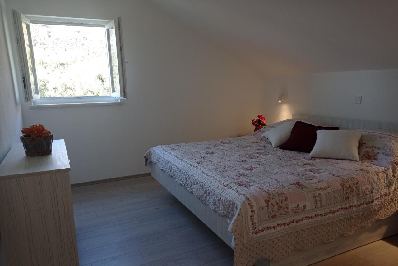 Apartment Lucija With Sea View ดูบรอฟนิก ภายนอก รูปภาพ