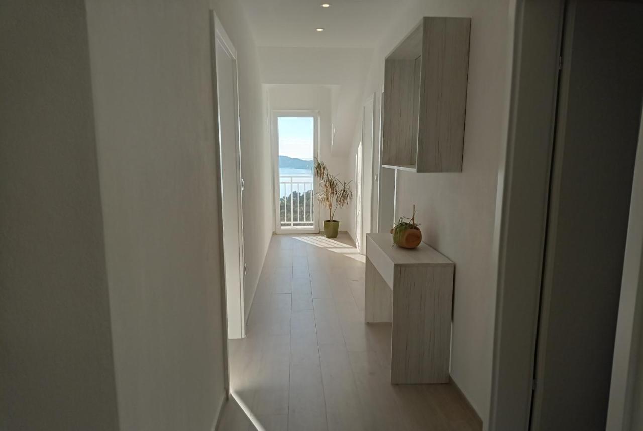 Apartment Lucija With Sea View ดูบรอฟนิก ภายนอก รูปภาพ